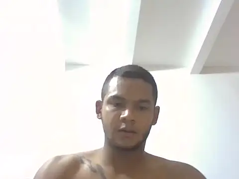 Snapshot of jayden_cooper1 chatting on 11/01/25, 02:44 jayden cooper1 online show from 11/01/25, 02:44