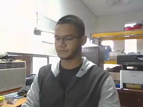Snapshot of jayden_cooper1 chatting on 12/05/25, 01:43 jayden cooper1 online show from 12/05/25, 01:43