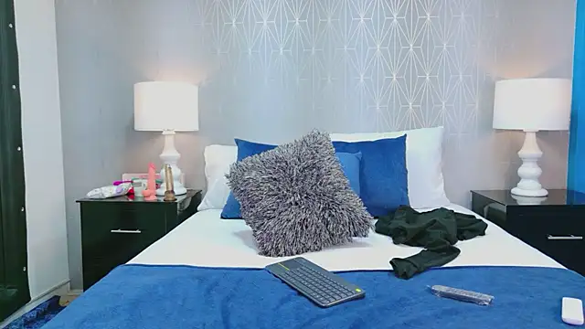 Snapshot of ZoeWilliis chatting on 02/09/26, 12:36 ZoeWilliis online show from 02/09/26, 12:36