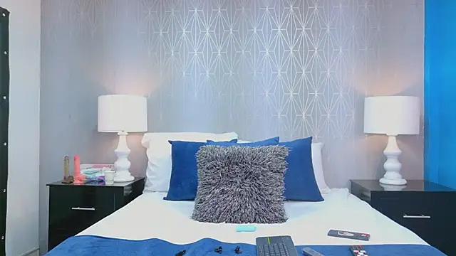 Snapshot of ZoeWilliis chatting on 02/17/26, 12:57 ZoeWilliis online show from 02/17/26, 12:57