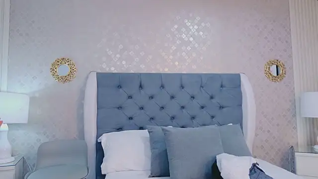 Snapshot of ZoeWilliis chatting on 05/30/26, 11:49 ZoeWilliis online show from 05/30/26, 11:49