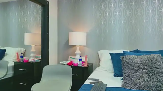 ZoeWilliis online show from 04/07/26, 12:51