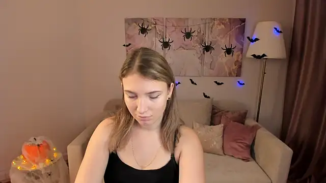 MilinaMorris online show from 10/19/25, 01:08