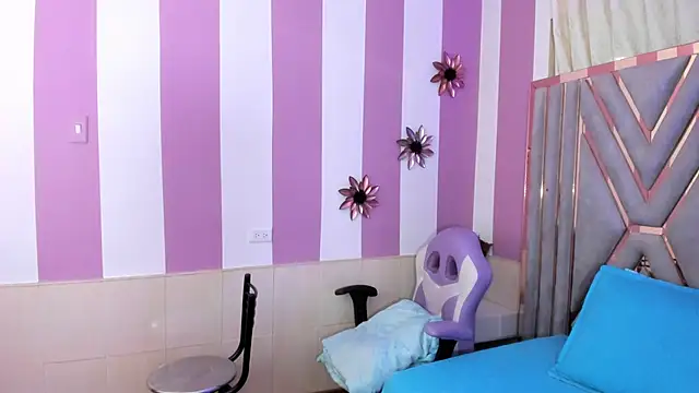 valentinaa rios online show from 10/12/25, 04:58