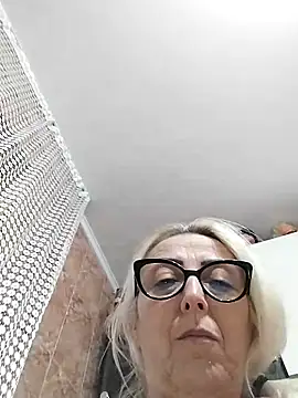 Snapshot of _sexyBLONDE46_ chatting on 10/02/25, 04:32 sexyBLONDE46 online show from 10/02/25, 04:32