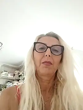 Snapshot of _sexyBLONDE46_ chatting on 06/12/26, 10:57 sexyBLONDE46 online show from 06/12/26, 10:57
