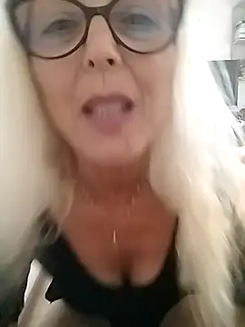 Snapshot of _sexyBLONDE46_ chatting on 06/10/26, 10:49 sexyBLONDE46 online show from 06/10/26, 10:49