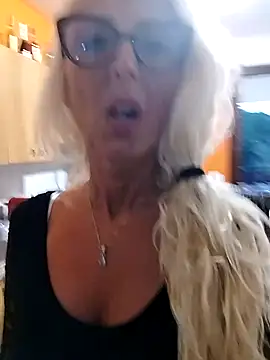 Snapshot of _sexyBLONDE46_ chatting on 07/13/26, 07:02 sexyBLONDE46 online show from 07/13/26, 07:02