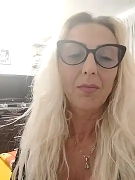 Snapshot of _sexyBLONDE46_ chatting on 06/09/26, 07:37 sexyBLONDE46 online show from 06/09/26, 07:37