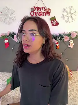 Im Lyan online show from 12/17/25, 03:28