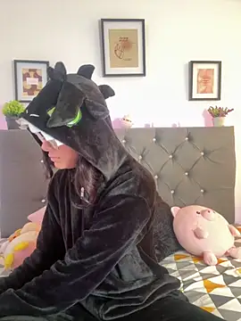 Im Lyan online show from 10/10/25, 03:24