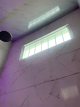 Im Lyan online show from 11/30/25, 03:24