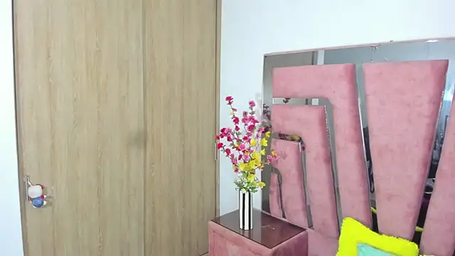 MaraKarly online show from 11/27/25, 08:15