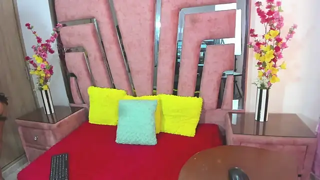 MaraKarly online show from 12/16/25, 07:40