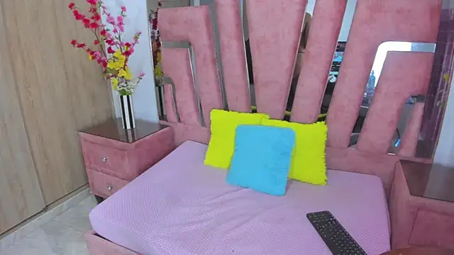 MaraKarly online show from 04/11/26, 12:40