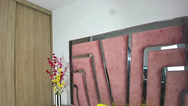 MaraKarly online show from 12/23/25, 07:18