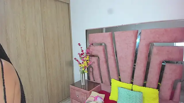 MaraKarly online show from 11/30/25, 06:41