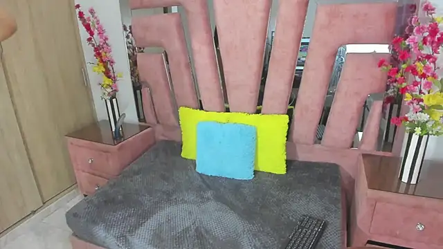 MaraKarly online show from 03/31/26, 07:43