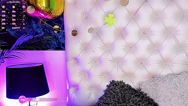 Valeria Swett  online show from 03/19/26, 07:58