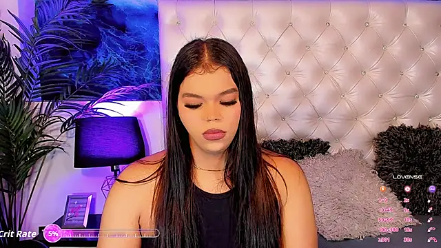 Valeria Swett  online show from 04/21/26, 07:53