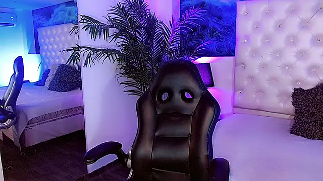 Valeria Swett  online show from 03/08/26, 09:07