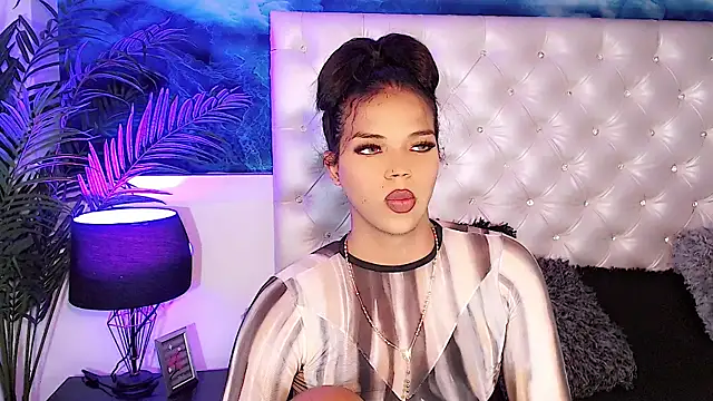 Valeria Swett  online show from 11/14/25, 12:36