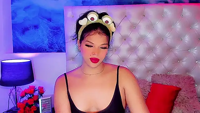 Valeria Swett  online show from 02/22/26, 08:43