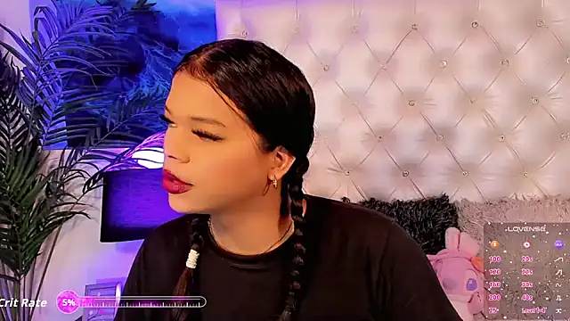 Valeria Swett  online show from 04/14/26, 08:03