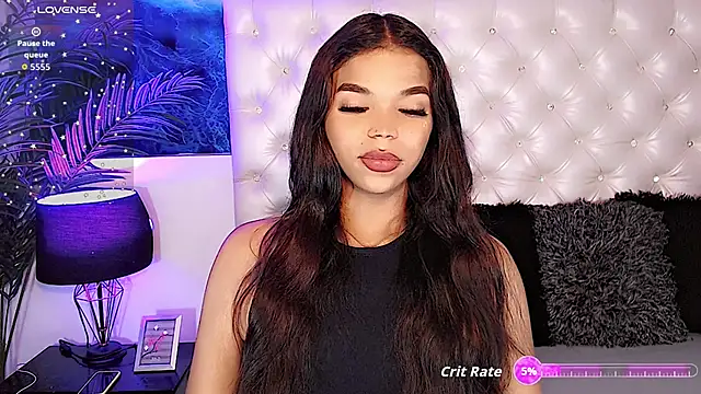 Valeria Swett  online show from 11/07/25, 04:50