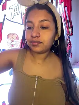  Chloe Smith online show from 04/21/26, 05:08