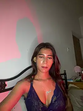 STRIP GLOW online show from 05/07/26, 12:48