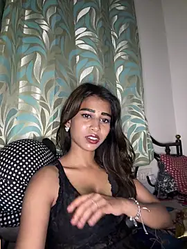 STRIP GLOW online show from 03/07/26, 12:17