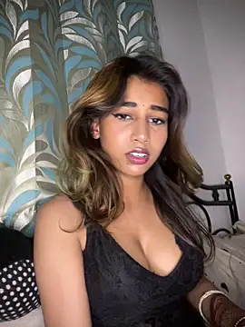 STRIP GLOW online show from 02/21/26, 10:01