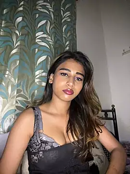 STRIP GLOW online show from 02/25/26, 07:25