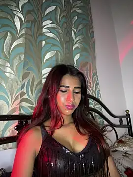 STRIP GLOW online show from 04/08/26, 09:27