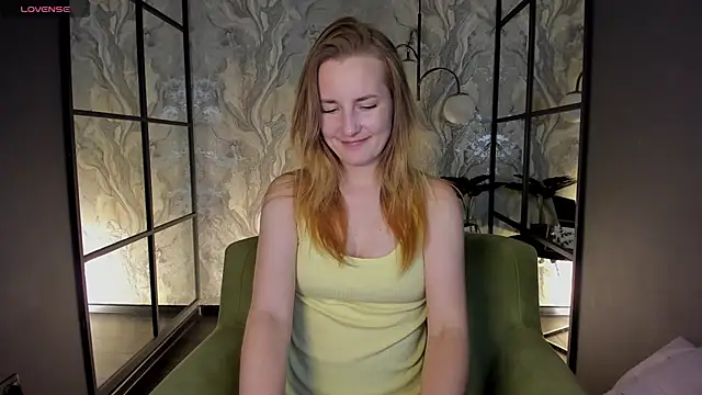 Snapshot of MeggySun chatting on 10/12/25, 01:23 MeggySun online show from 10/12/25, 01:23