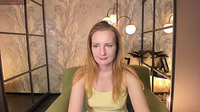 Snapshot of MeggySun chatting on 09/23/25, 01:18 MeggySun online show from 09/23/25, 01:18