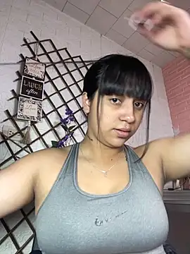 Snapshot of Sophi_Kalifa chatting on 10/14/25, 02:07 Sophi Kalifa online show from 10/14/25, 02:07