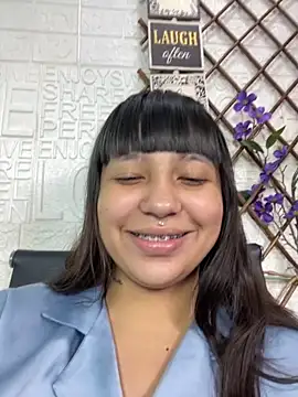 Snapshot of Sophi_Kalifa chatting on 09/23/25, 01:51 Sophi Kalifa online show from 09/23/25, 01:51