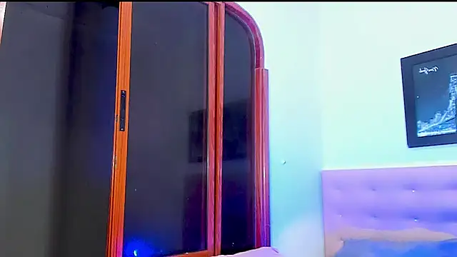 aura-monet online show from 12/15/25, 05:46