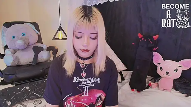 Snapshot of IvyBelle_ chatting on 06/26/26, 11:27 IvyBelle online show from 06/26/26, 11:27