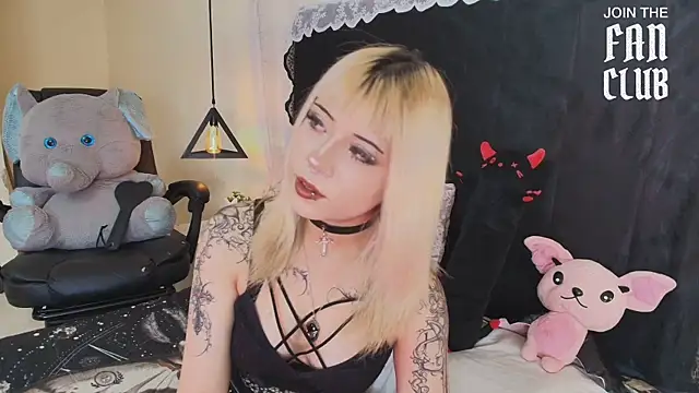 Snapshot of IvyBelle_ chatting on 06/25/26, 11:26 IvyBelle online show from 06/25/26, 11:26