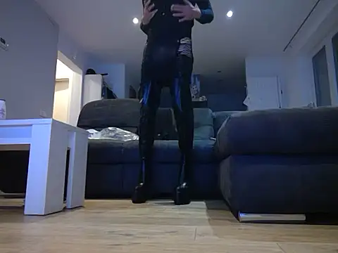 Snapshot of analmoni chatting on 10/11/25, 07:26 analmoni online show from 10/11/25, 07:26