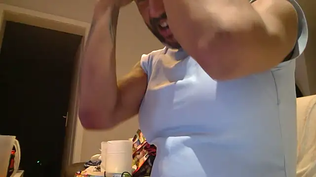 Snapshot of analmoni chatting on 09/12/25, 03:45 analmoni online show from 09/12/25, 03:45