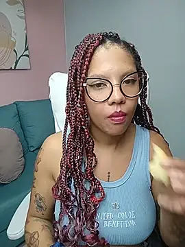 gigi1326 online show from 10/29/25, 07:57
