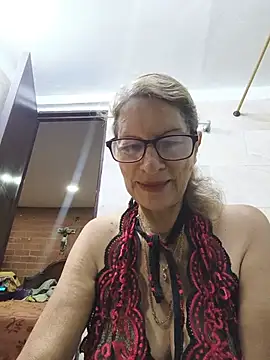 Snapshot of MaryLunne chatting on 07/09/26, 11:10 MaryLunne online show from 07/09/26, 11:10