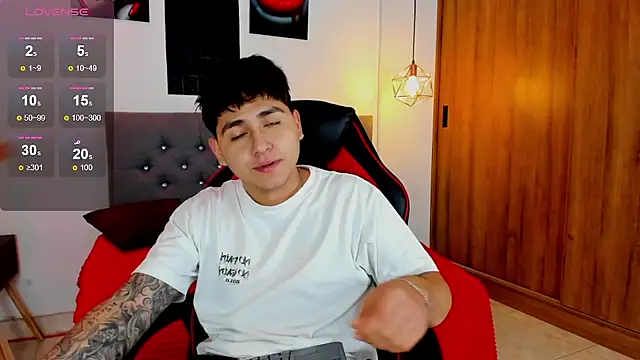 Snapshot of Nicolas_James_Sc chatting on 01/06/26, 01:59 Nicolas James Sc online show from 01/06/26, 01:59