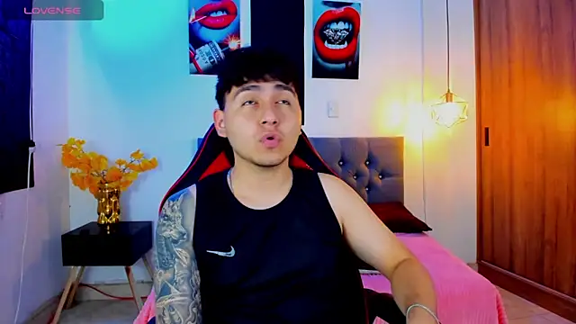 Snapshot of Nicolas_James_Sc chatting on 02/18/26, 02:02 Nicolas James Sc online show from 02/18/26, 02:02