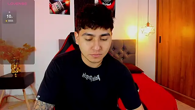 Nicolas James Sc online show from 12/15/25, 01:39