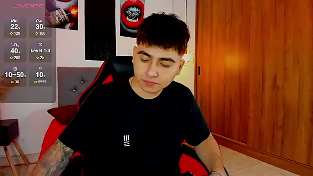 Snapshot of Nicolas_James_Sc chatting on 01/10/26, 01:06 Nicolas James Sc online show from 01/10/26, 01:06